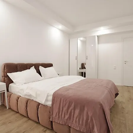 In Cosmopolis Apartment