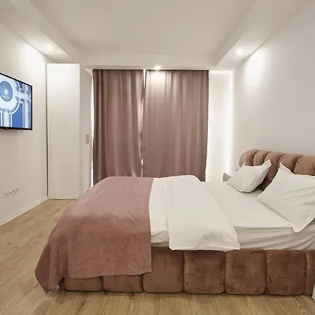Apartment In Cosmopolis *